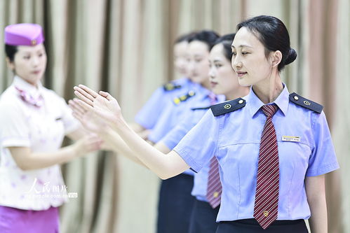 重庆客运员开展服务礼仪培训 全力备战国庆假期