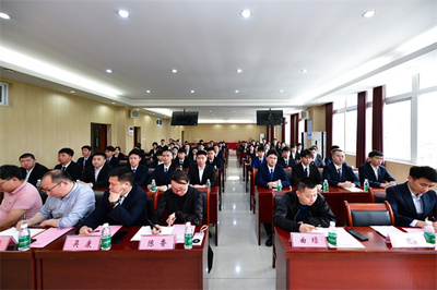 校企合作谱新篇 重庆公共运输职业学院轨道璧铜线订单班开班，60名学生获“入场券”